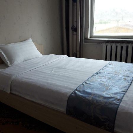 Bulbul Jamak Travel Hostel Olgii Bagian luar foto