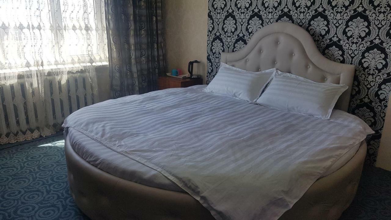 Bulbul Jamak Travel Hostel Olgii Bagian luar foto