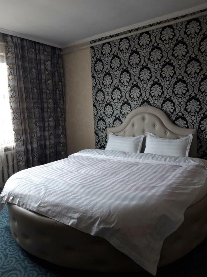 Bulbul Jamak Travel Hostel Olgii Bagian luar foto